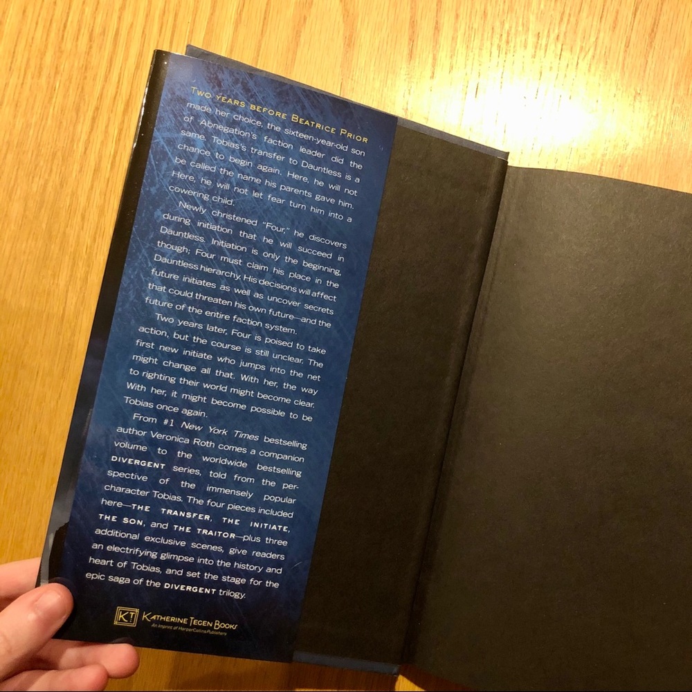 3 hardcover Divergent books! - Picture 9 of 10